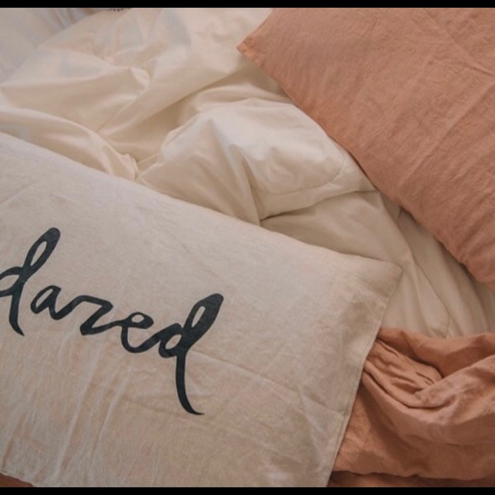 *ISO* Dazed but Amazed linen items